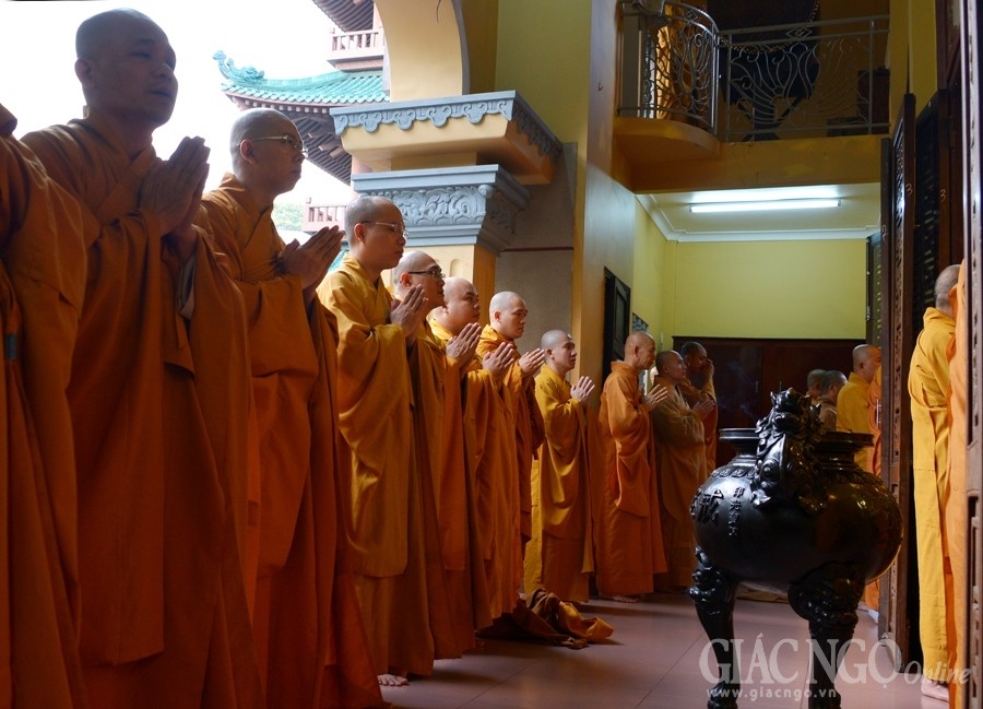 BỐ-TÁT TỤNG GIỚI LÀ GÌ?