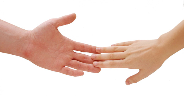 GÓC CHIA SẺ: CHẠM TAY