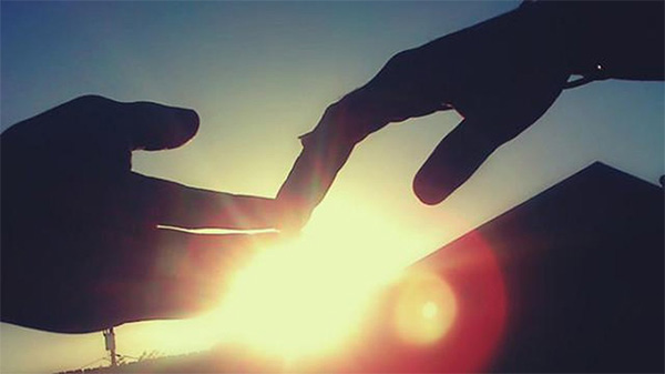 GÓC CHIA SẺ: NÍU TAY