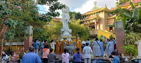 LỄ VÍA BỒ TÁT QUAN THẾ ÂM ĐẢN SANH