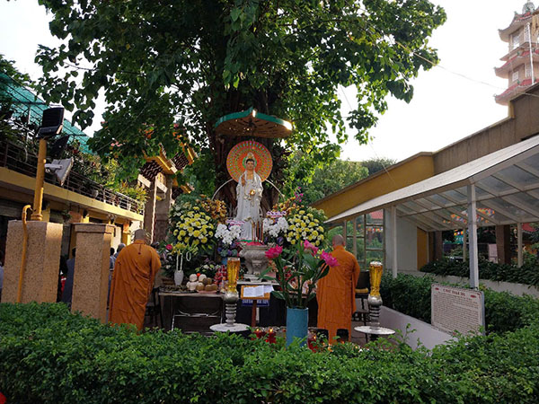 LỄ VÍA BỒ TÁT QUAN THẾ ÂM ĐẢN SANH