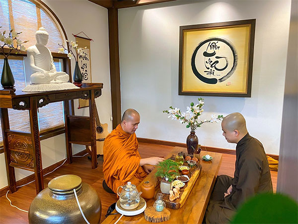 GÓC CHIA SẺ: KHOẢNG GẦN