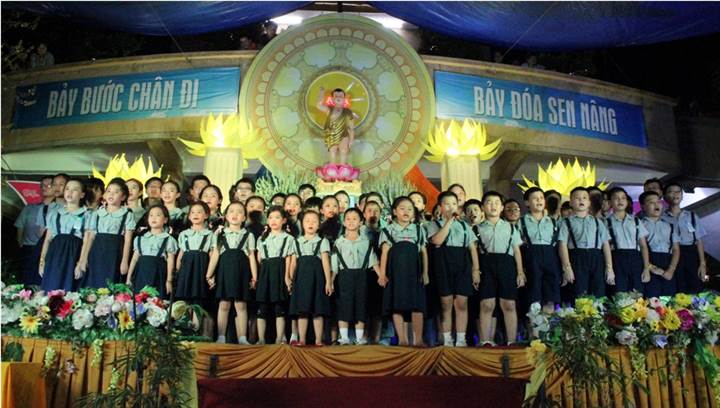 Văn nghệ chào mừng Phật đản