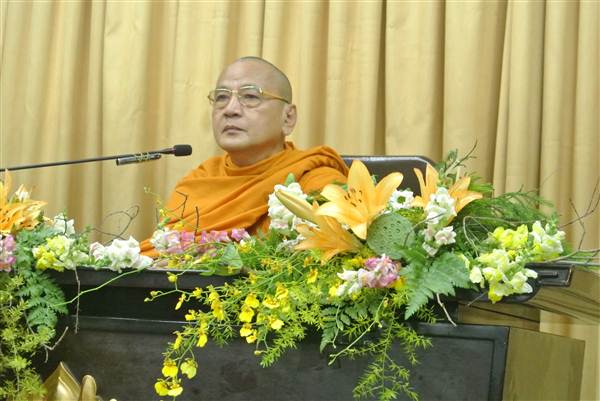 VUI THAY ĐỨC PHẬT RA ĐỜI