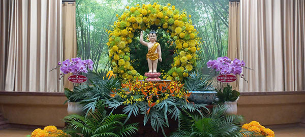 LỄ TẮM PHẬT TẠI CHÙA PHẬT HỌC XÁ LỢI