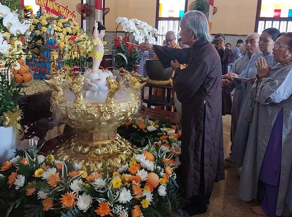 LỄ TẮM PHẬT TẠI CHÙA PHẬT HỌC XÁ LỢI