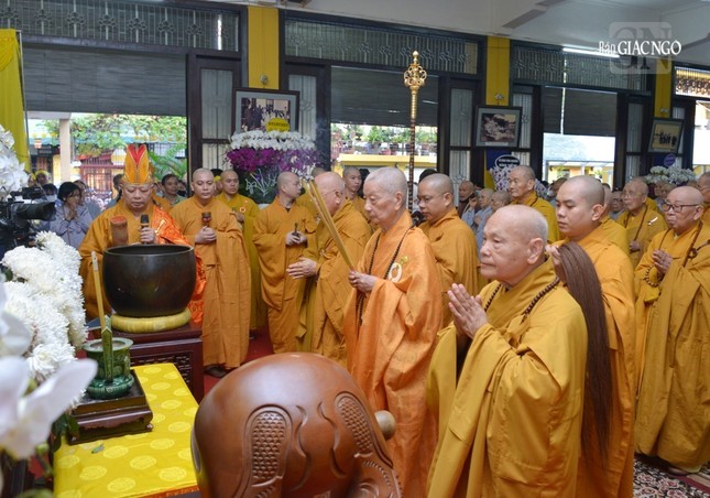 ĐỨC PHÁP CHỦ GHPGVN QUANG LÂM TƯỞNG NIỆM, TIỄN ĐƯA 